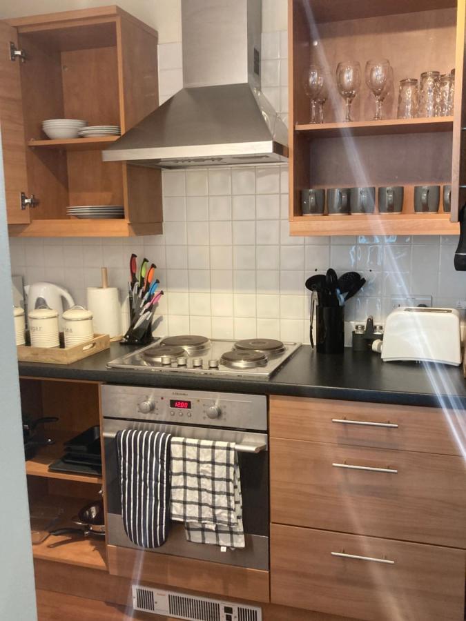 Modern Apartment Located In Cmk Restaurant Quarter ミルトン・ケインズ エクステリア 写真